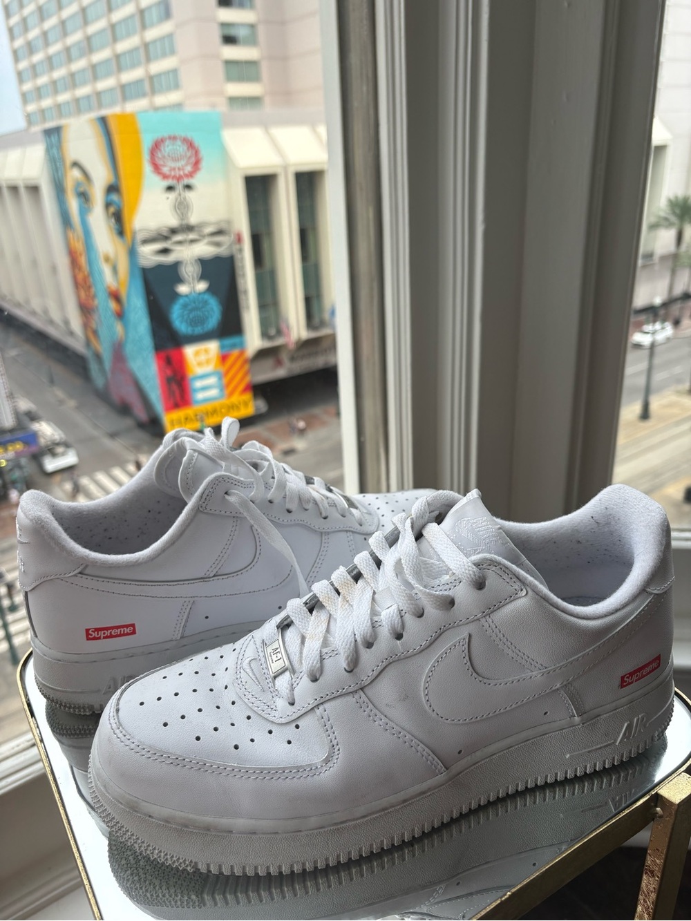 Nike Air Force 1 Low
Supreme White